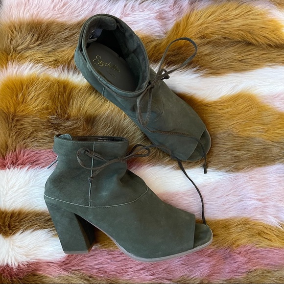 Seychelles Green Suede Triple Threat Booties - Picture 2 of 10